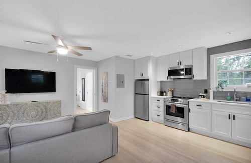 San Marco Apartment | Sunny apartment in walkable San Marco!