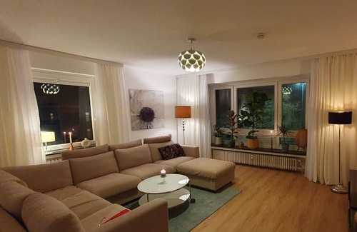 Geestendorf Apartment | Sunny apartment with balcony, very central near the main train station