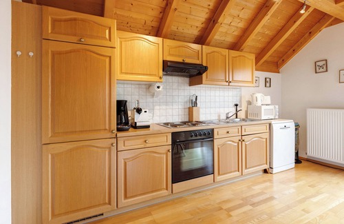 Kadelburg Apartment | Sunny Apartment with Balcony and Wi-Fi