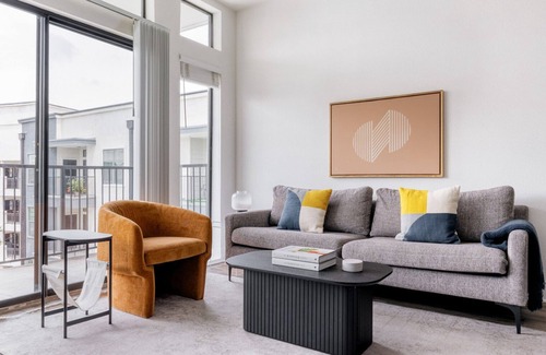 Gateway Apartment | Sunny Arboretum 1BR w/ Gym, Pool & W/D, nr restaurants, by Blueground