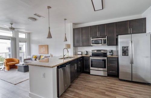 Gateway Apartment | Sunny Arboretum 1BR w/ Gym, Pool & W/D, nr restaurants, by Blueground