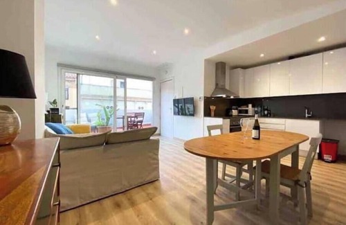 Sants-Badal Apartment | Sunny attic with private terrace in Barcelonann