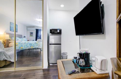 Azusa House | Sunny Azusa Hideaway Near APU&Trails Easy LA Access