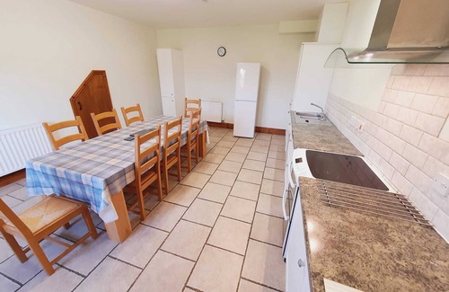 Woolland House | Sunny Barn Stay, Hot Tub & Rural Views – Leopold at The Victorian Barn Dorset