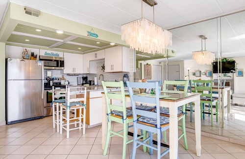 Midtown Ocean City Condo | Sunny, Bay View Condo with Free WiFi, Full Kitchen, Central A/C, & Shared Pool