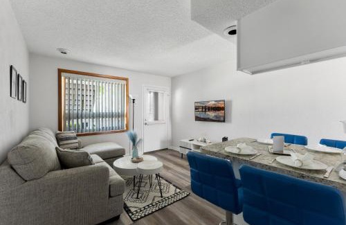 Wildwood Apartment | Sunny Beach Condo 2 BR 1 Bath