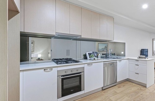 Edithvale Apartment | Sunny Beachside Getaway