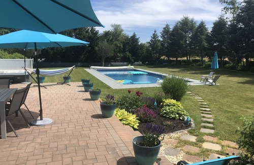 Northville House | Sunny Breezy Beach House With Huge Pool Overlooking Fields