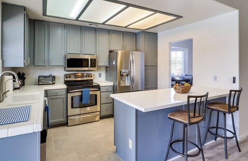 Sunridge Estates House | Sunny Bullhead City Retreat w/ Pool!