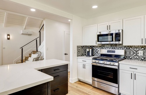 Atascadero House | Sunny California Retreat w/ Balcony, Near Beaches!