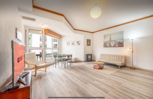 Cascais Apartment | Sunny Cascais Apartment 5min stroll to the Beach Calm Surroundings