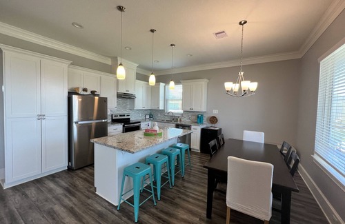 Pointe San Luis House | Sunny Catalina, family friendly 10 minutes walk from private beach
