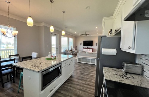 Pointe San Luis House | Sunny Catalina, family friendly 10 minutes walk from private beach