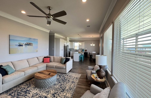 Pointe San Luis House | Sunny Catalina, family friendly 10 minutes walk from private beach