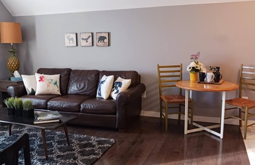 Sarnia Apartment | Sunny Centrally Located Apartment