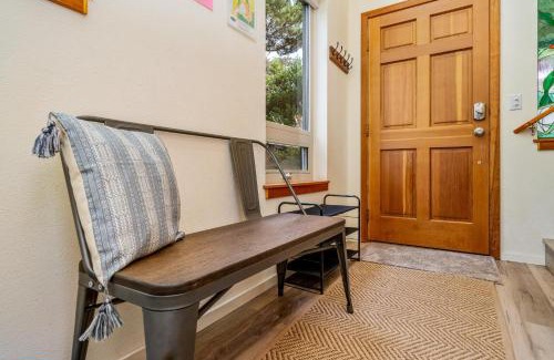 Manzanita House | Sunny Chalet MCA#50350