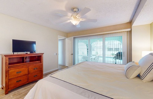Deep Creek House | Sunny charmer with enclosed pool, grill, smart TVs, & central AC - dog-friendly