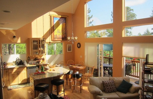 Tahoe City Ski Chalet | Sunny, Charming Three Bedroom Lake Tahoe Chalet In Great Location
