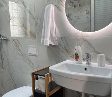 Lezhe Apartment | Sunny City Center Apartment