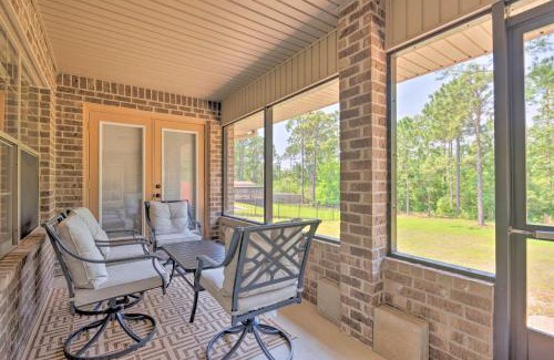 Navarre House | Sunny Coastal Getaway 5 Mi to Navarre Beach!