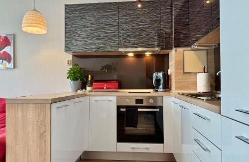 Sofia Apartment | Sunny & Comfort Apartment next to Tech Park for 4 Guests