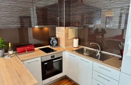 Sofia Apartment | Sunny & Comfort Apartment next to Tech Park for 4 Guests