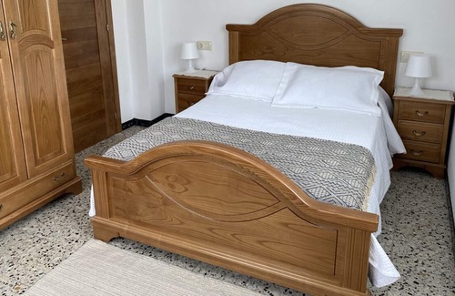 Viveiro House | Sunny, comfortable home with a lovely garden in a quiet, peaceful location.
