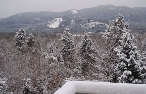 Intervale Condo | Sunny Condo w/Outlet Shops, Expansive Mountain, Valley Views Near North Conway