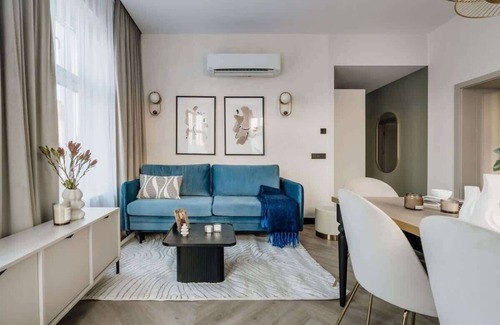 Piasek Południe Apartment | Sunny Corner Nook Near Old Town