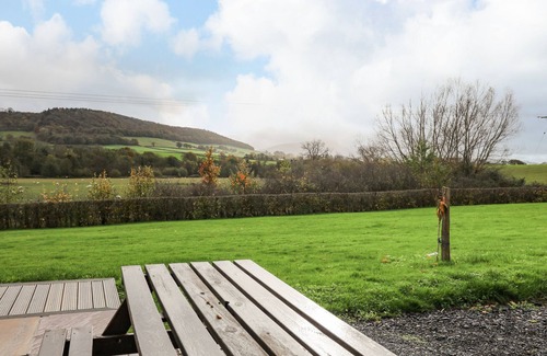 Llanfihangel Tal-y-llyn Cottage | Sunny Cottage