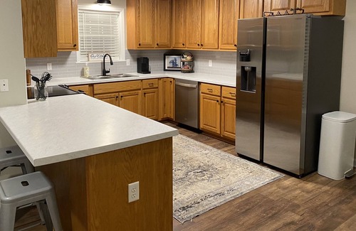Gadsden Cottage | Sunny Cottage -Minutes from Medical and Shopping Districts