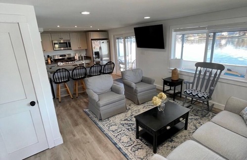 Onset Cottage | Sunny Cottage with Backyard Swimming, Water views, close to Downtown/Restaurants/Beaches. Bring your Water shoes!