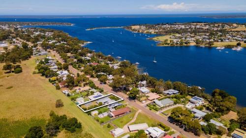 Paynesville House | Sunny Cove