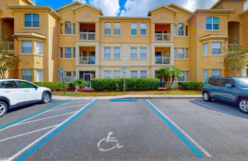 Loughman Apartment | Sunny Davenport