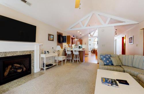 Caine Woods House | Sunny Day