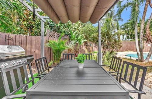 Middle River Terrace House | Sunny Days Getaway, 5BD Heated Pool Family Home!