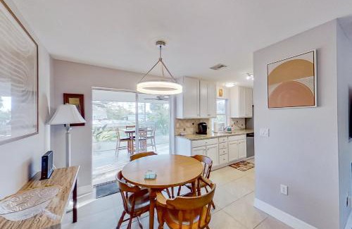 Port Charlotte House | Sunny Days