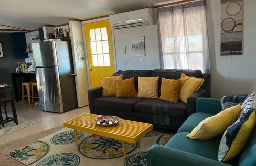 Elephant Butte House | Sunny Daze Getaway-mins to golf/lake