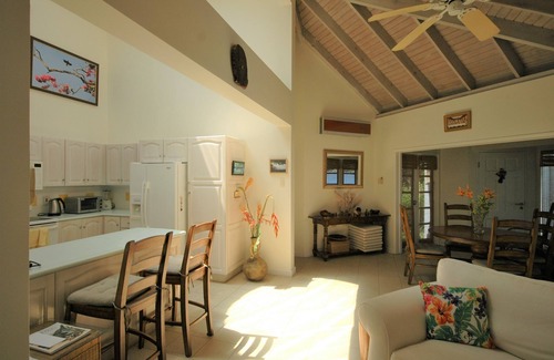 Lowlands Villa | Sunny Daze - A Beautiful Waterfront Cottage