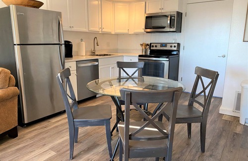 Sea Dunes Condo | Sunny Daze Sea Dunes Townhome - Pool - Green Turtle B6 Down