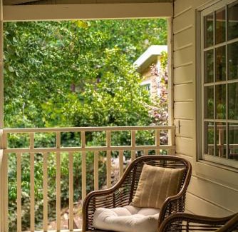 Monte Rio House | Sunny Designer Retreat with Gym & Game Room