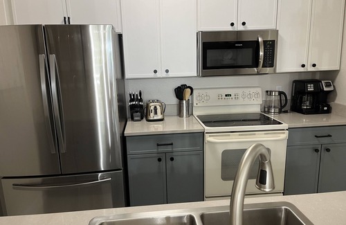 Windsor Hills Condo | SUNNY DISNEY ESCAPE: as close to Disney as you can get with the comforts of home