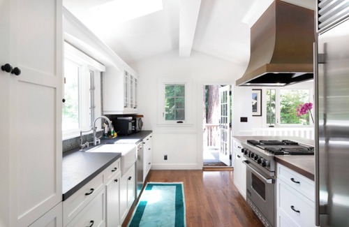 Mill Valley House | Sunny, downtown family oasis amongst the redwoods