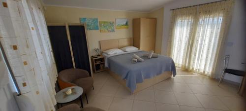 Palaio Faliro Apartment | Sunny Elegant Studio