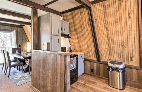 Huron Cabin | Sunny Family Cabin in Hoosier National Forest