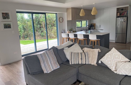 Mangawhai House | Sunny Family Retreat on 9 Acres – Close to Mangawhai Village