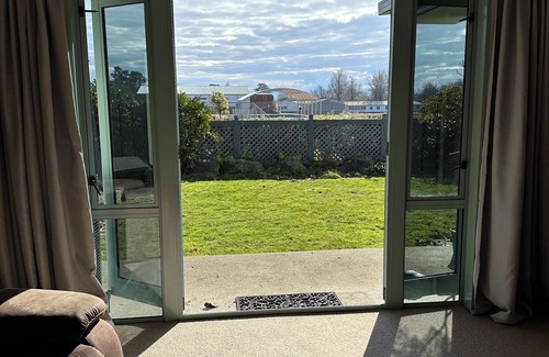 Richmond House | Sunny Family Retreat- Children and Pet Friendly