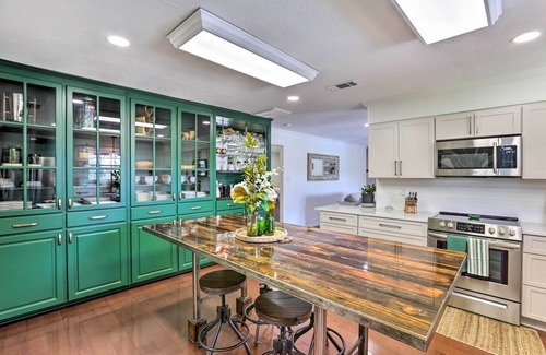 Marianna House | Sunny Florida Abode - Patio, Pool, & Fire Pit
