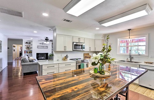 Marianna House | Sunny Florida Abode - Patio, Pool, & Fire Pit