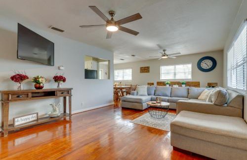 Wright House | Sunny Fort Walton Beach Vacation Rental with Yard!
